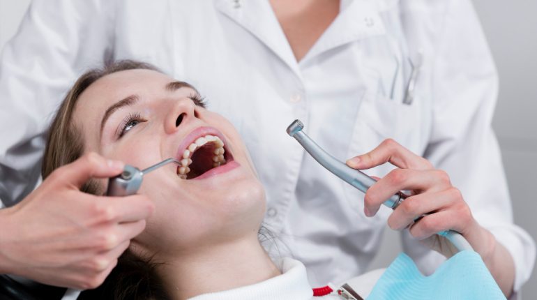 Detartrajul dentar: importanța și frecvența necesară